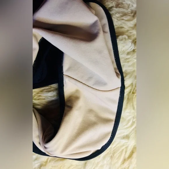 Old Stock No Tag Private Party Hola Beaches One Piece Slim Black Swim Suit ML - Picture 10 of 16